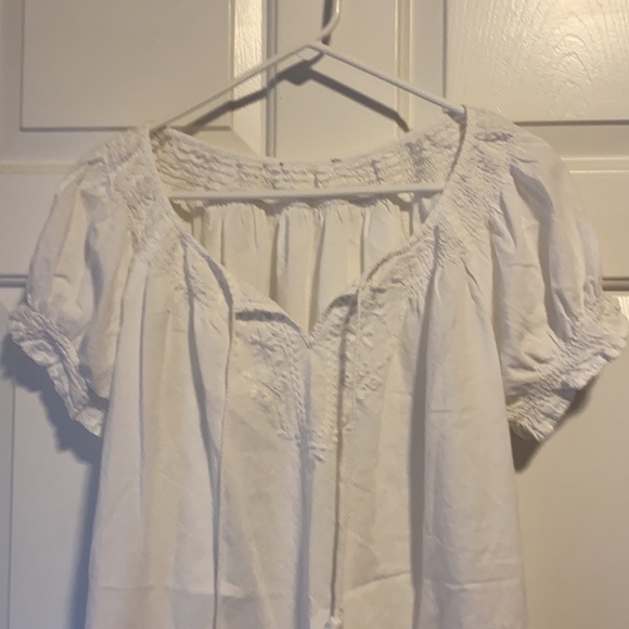 Woman’s linen shirt - Picture 2 of 3